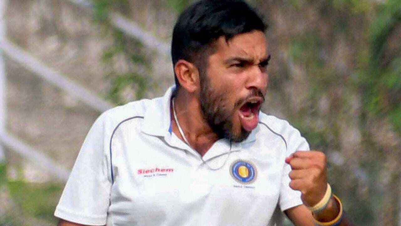 Sagar Udeshi took 13 wickets in a ranji match knocking the door of selectors for England test series