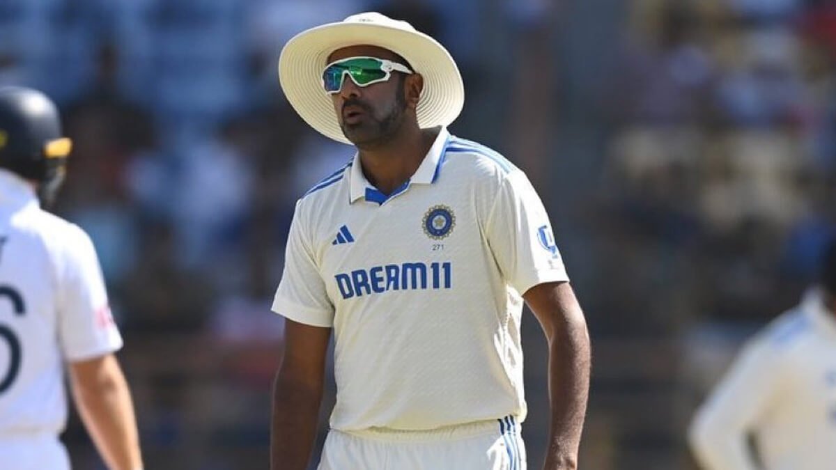 Ravichandran Ashwin breaks Anil Kumble all time record he has taken most Test wickets in India during 4th test match against England Ravindra Jadeja