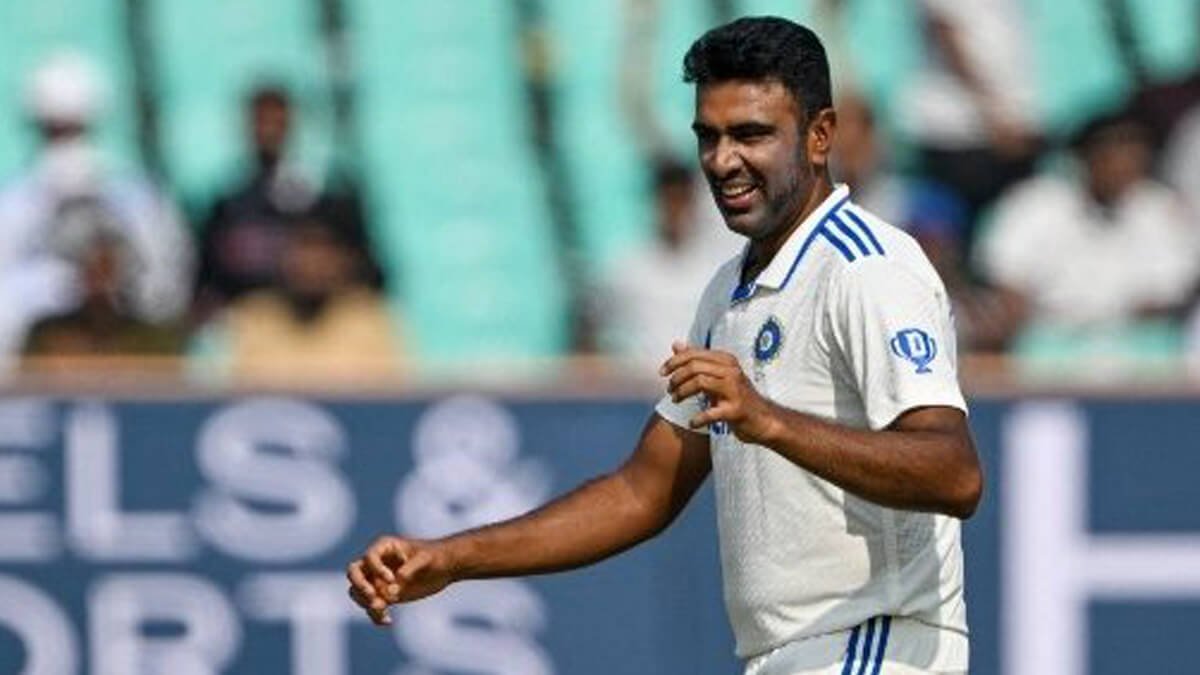 Ravichandran Ashwin take 35 five wicket haul in 99 Test and equals Anil Kumble for most five wicket haul in Indian test history against England